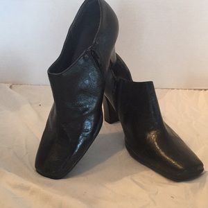 Aerosoles black low boots